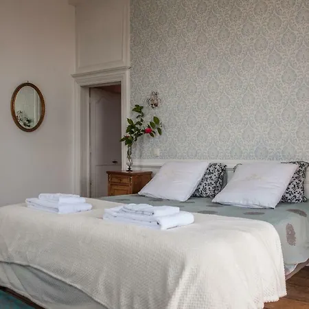 Particulier Le Mercier De Montigny -une Nuit Sur Les Remparts- Bed & Breakfast Fougères