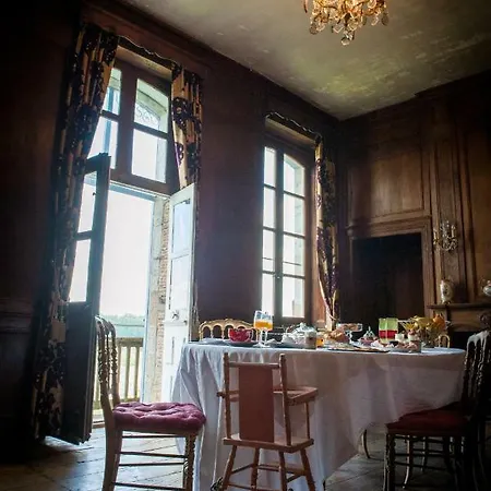 Bed & Breakfast Particulier Le Mercier De Montigny -une Nuit Sur Les Remparts- Fougères
