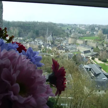 Particulier Le Mercier De Montigny -une Nuit Sur Les Remparts- * Fougères