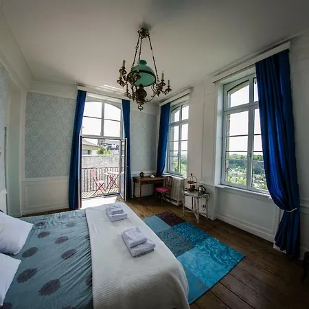Bed & Breakfast Particulier Le Mercier De Montigny -une Nuit Sur Les Remparts- *